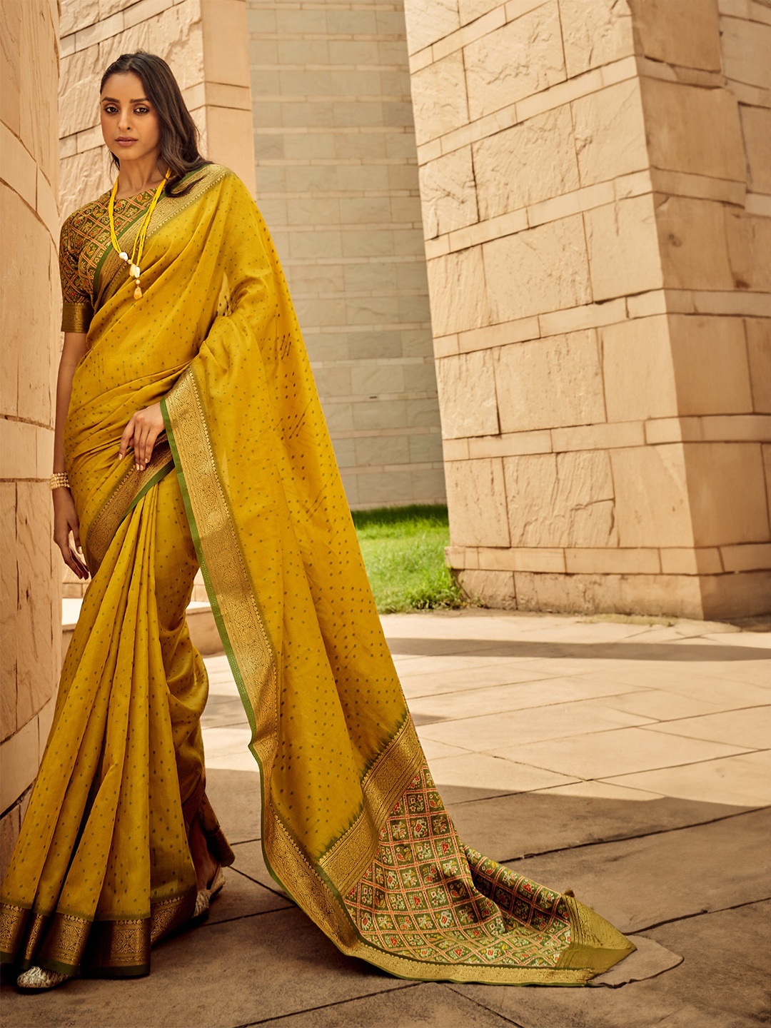 

MySilkLove Woven Design Zari Silk Blend Banarasi Saree, Yellow