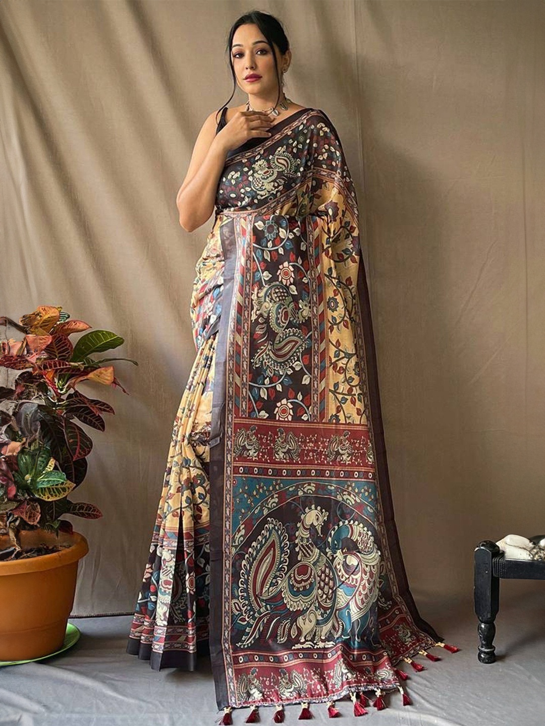 

MySilkLove Floral Pure Cotton Saree, Yellow