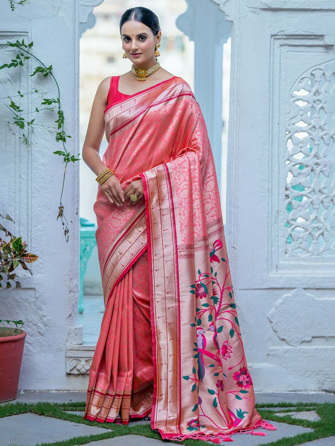 

MySilkLove Woven Design Zari Paithani Saree, Pink