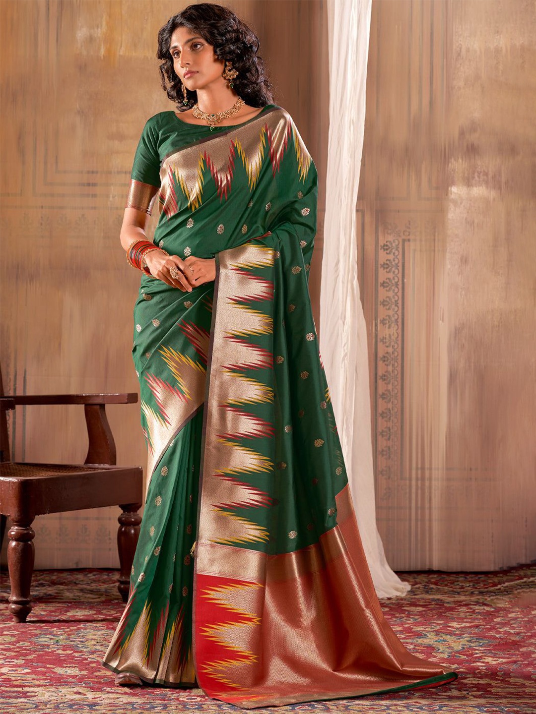 

MySilkLove Woven Design Zari Banarasi Saree, Green