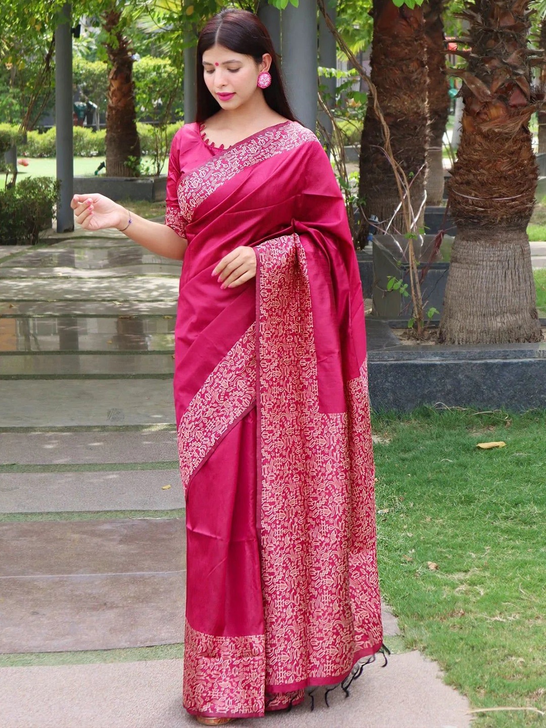 

MySilkLove Printed Saree, Pink