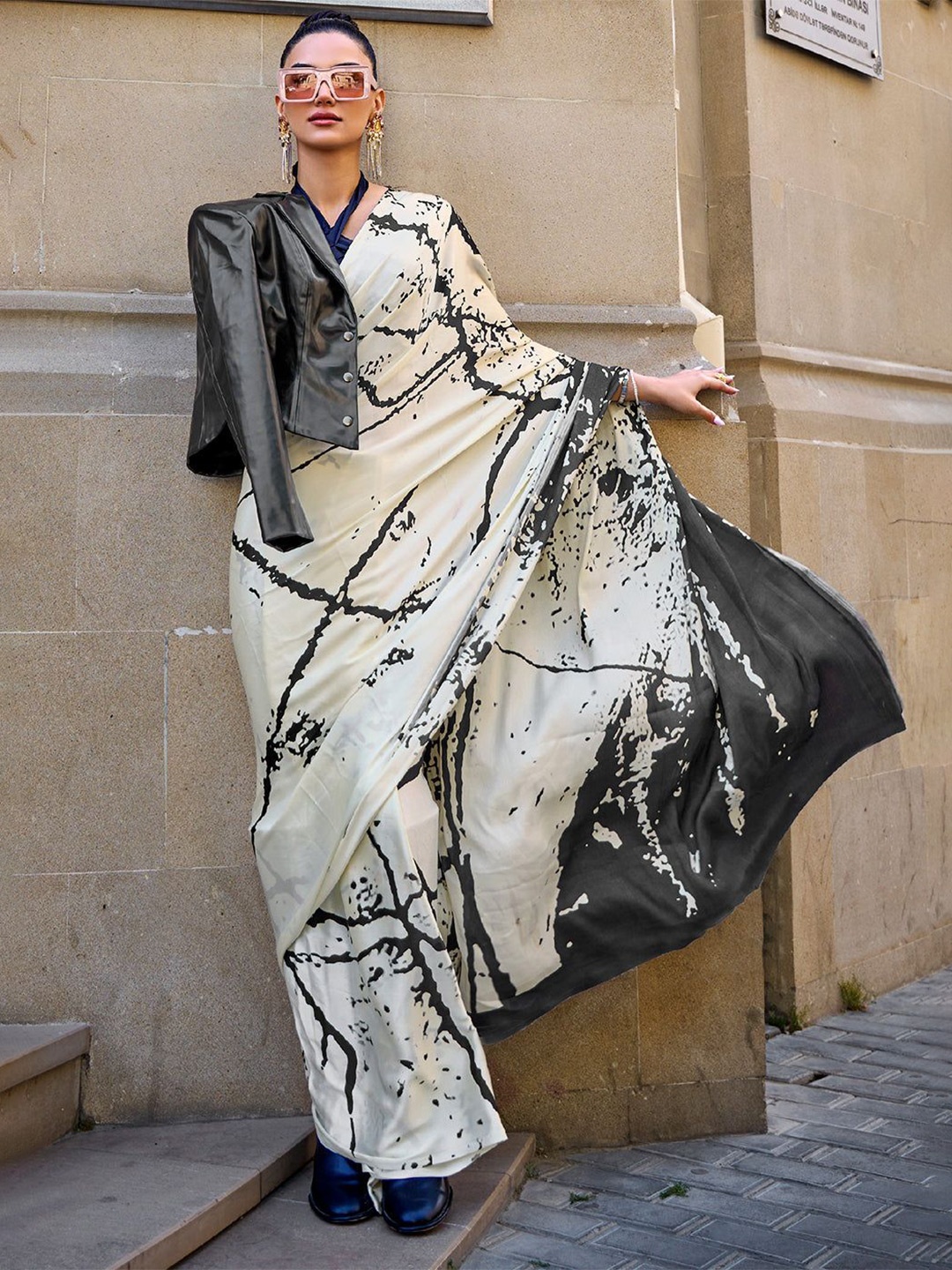 

MySilkLove Abstract Printed Satin Saree, White