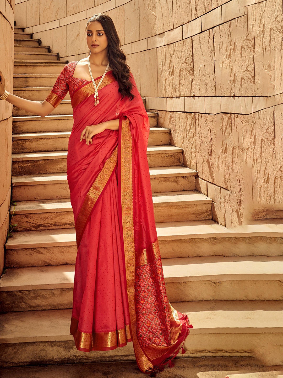 

MySilkLove Woven Design Zari Banarasi Saree, Red