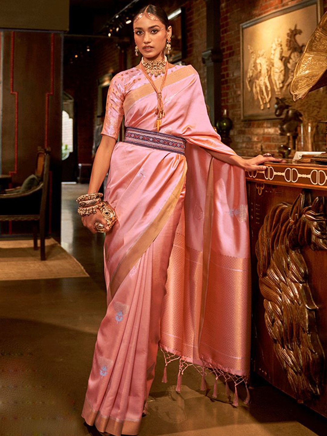 

MySilkLove Ethnic Motifs Zari Banarasi Saree, Pink