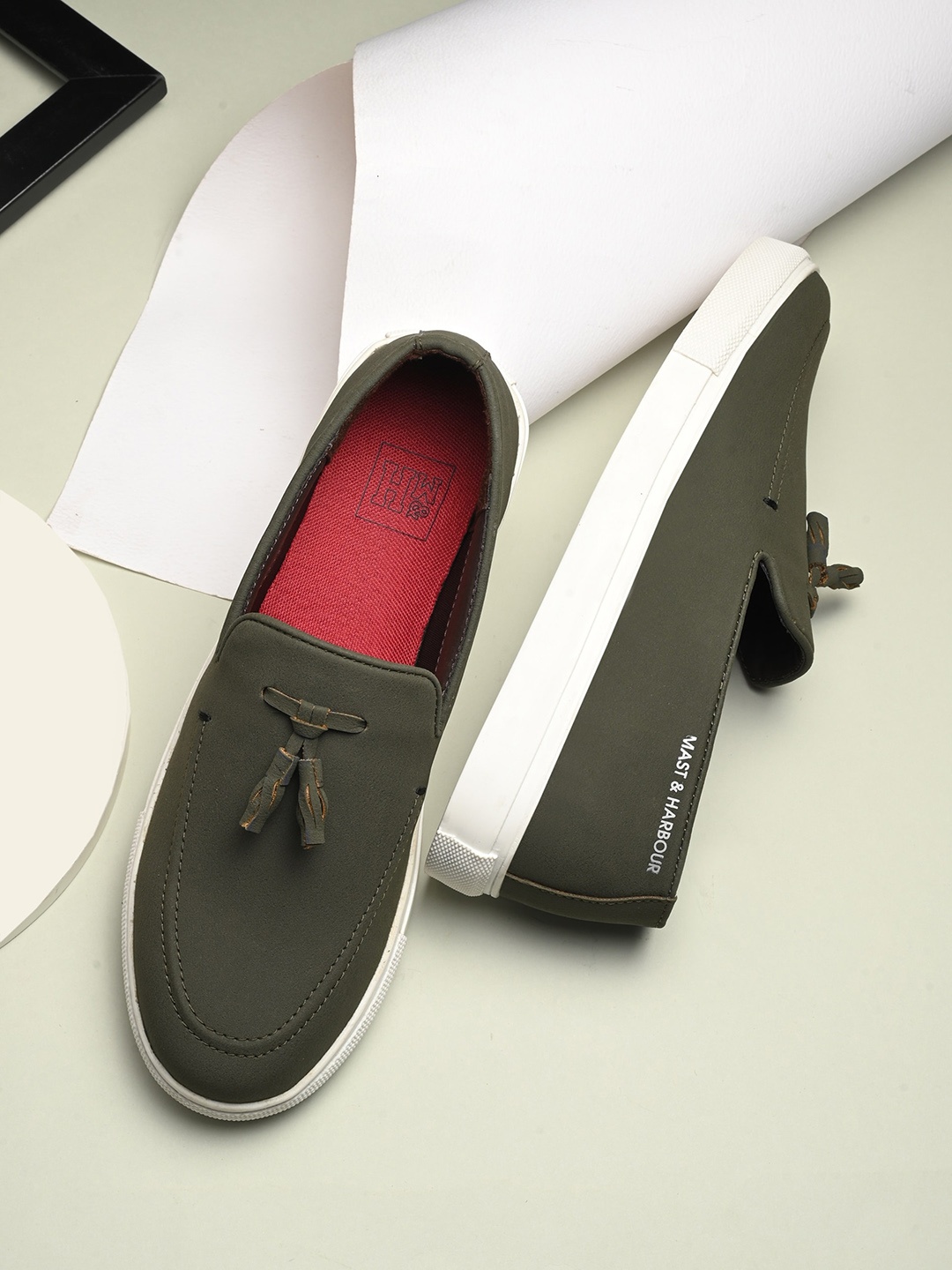 

Mast & Harbour Men Colourblocked Slip-On Sneakers, Olive