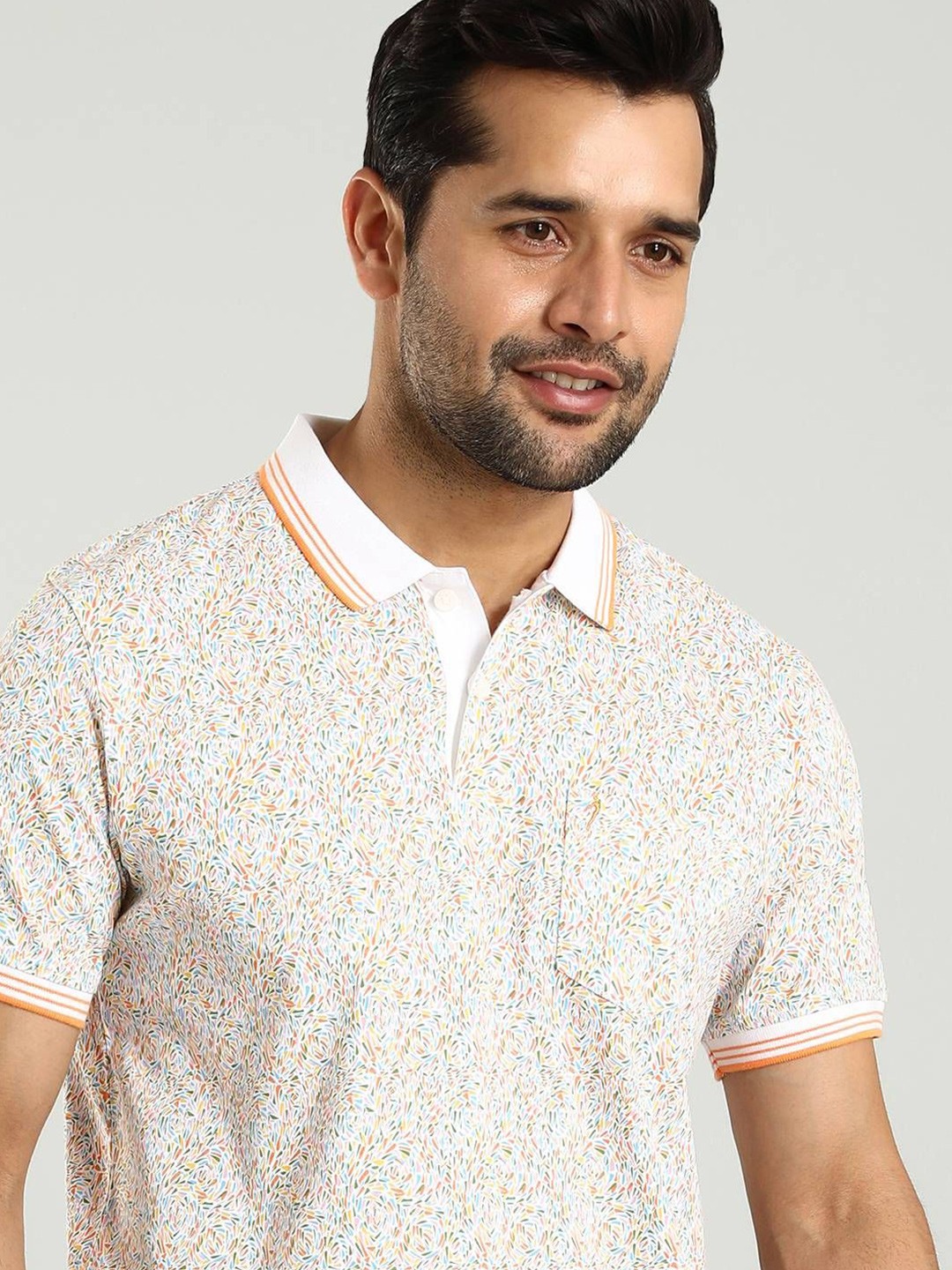 

Indian Terrain Men Printed Polo Collar Pockets T-shirt, White