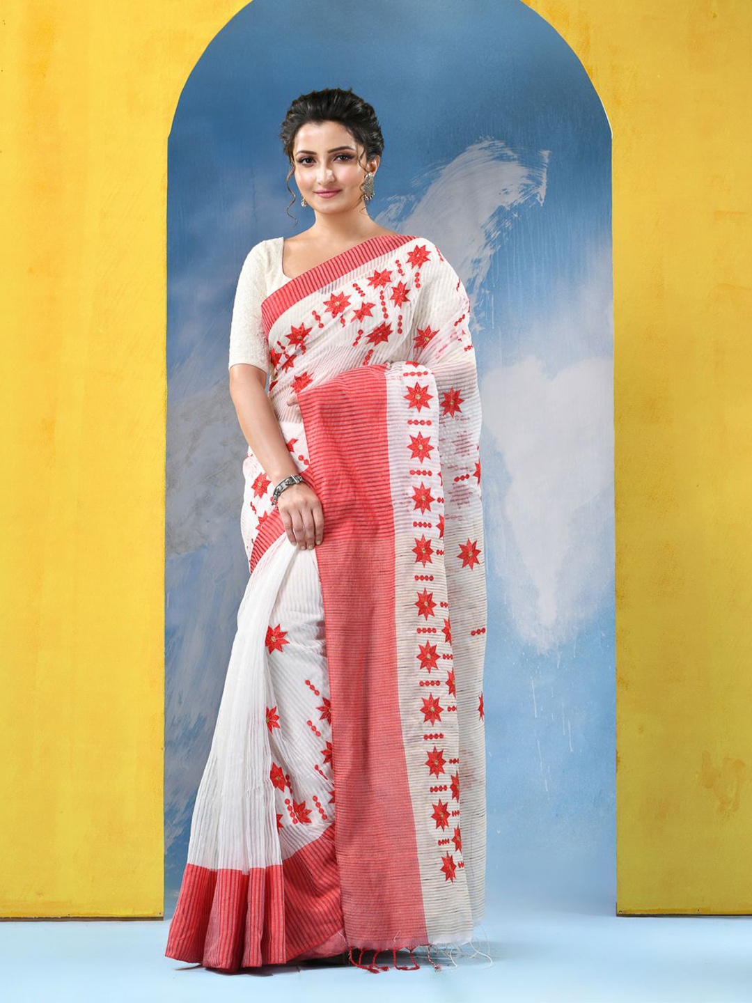 

DESH BIDESH Floral Embroidered Pure Cotton Khadi Saree, White