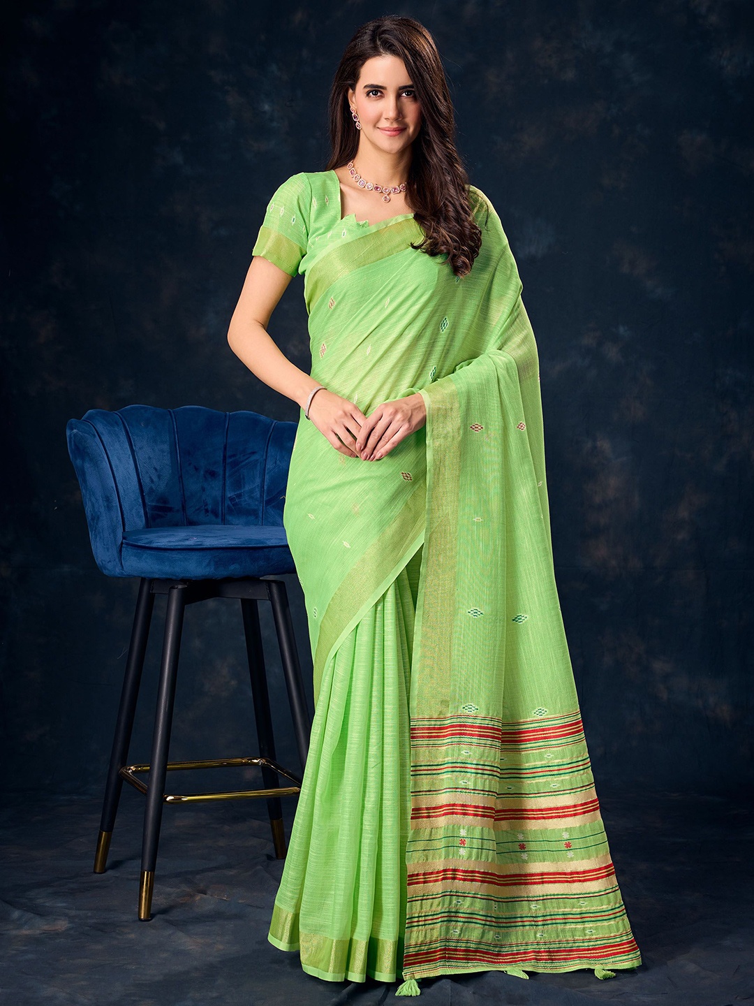 

Mitera Woven Design Zari Saree, Green