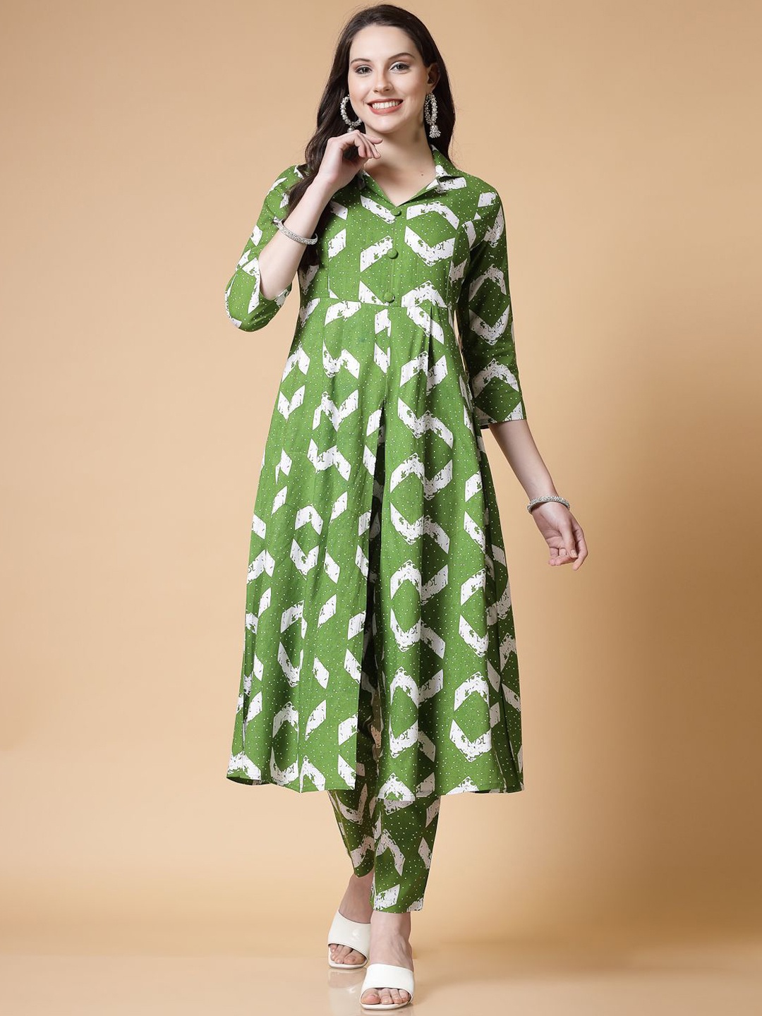 

NEW STYLISH Chevron Printed Regular Pure Cotton A-Line Kurta with Trousers, Green