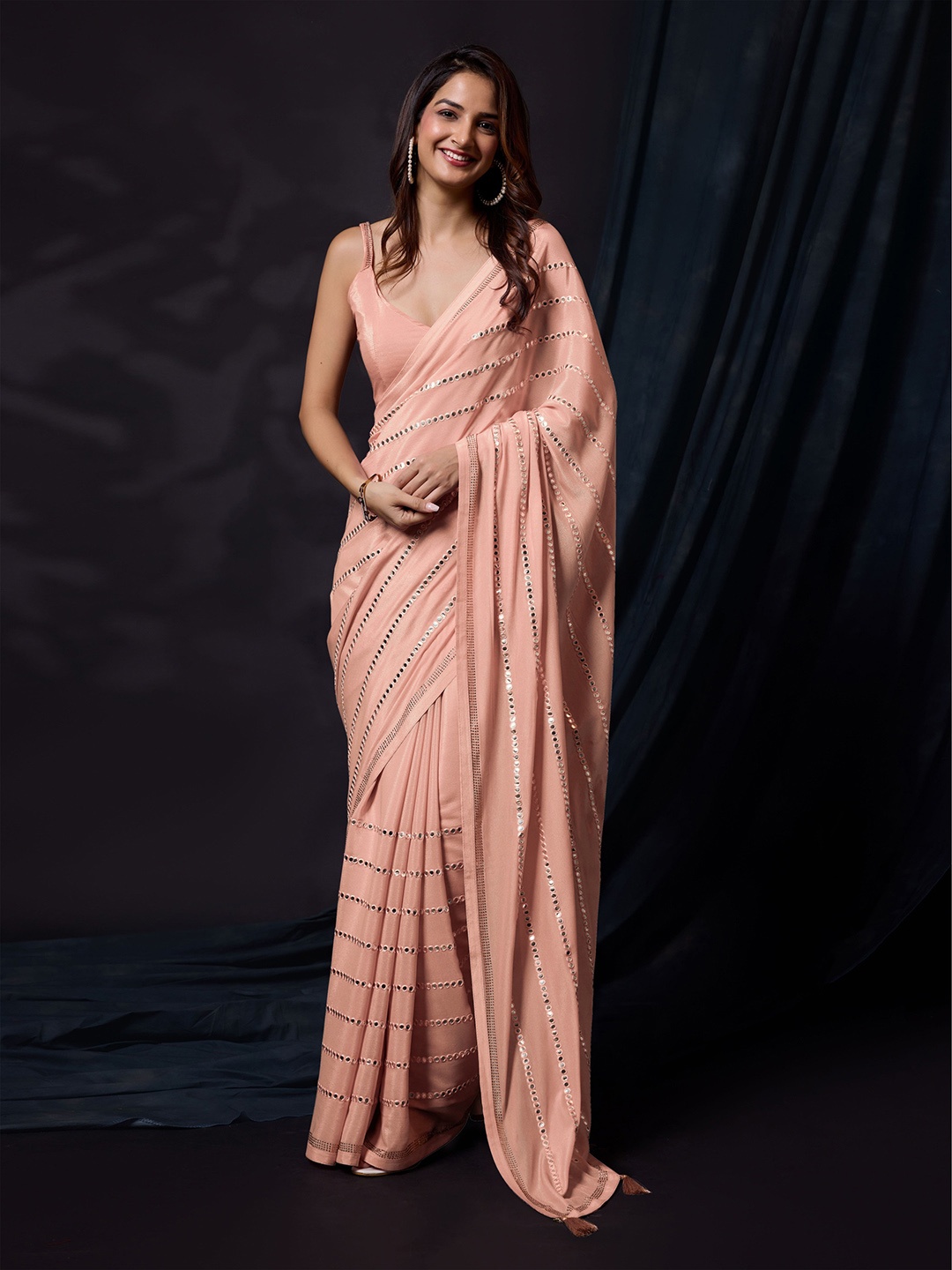 

Trendmalls Embellished Mirror Work Saree, Peach