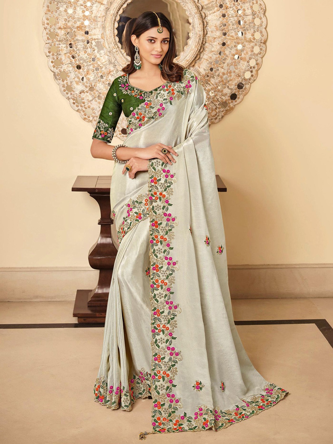 

Trendmalls Ethnic Motifs Embroidered Sequinned Saree, Beige