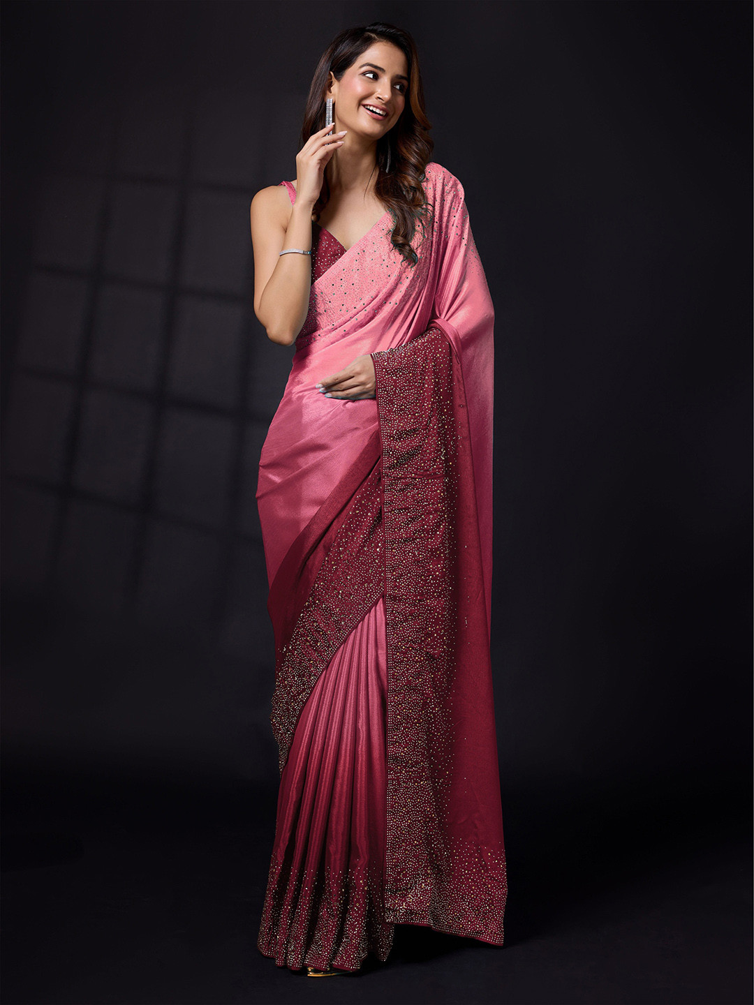 

Trendmalls Ombre Beads and Stones Pure Chiffon Saree, Pink