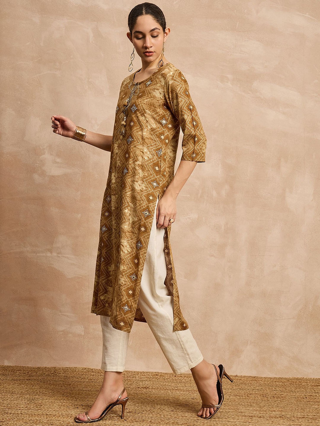 

all about you Ethnic Motifs Printed Keyhole Neck Three-Quarter Sleeves Straight Kurta, Yellow