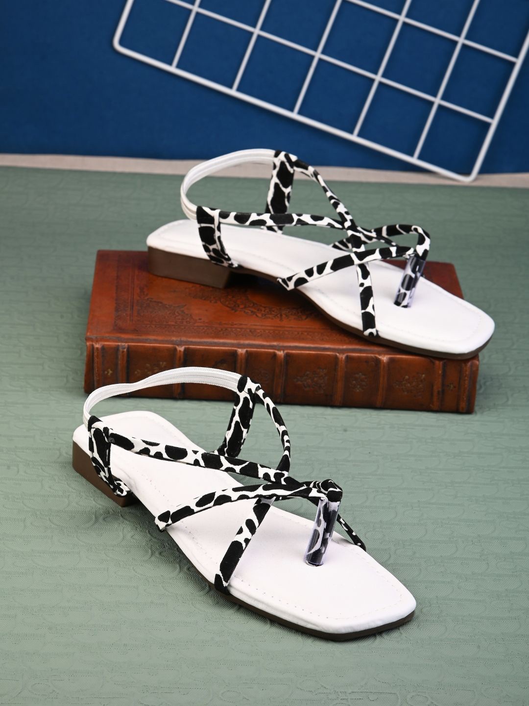 

Apratim Printed Open Toe Flats, White