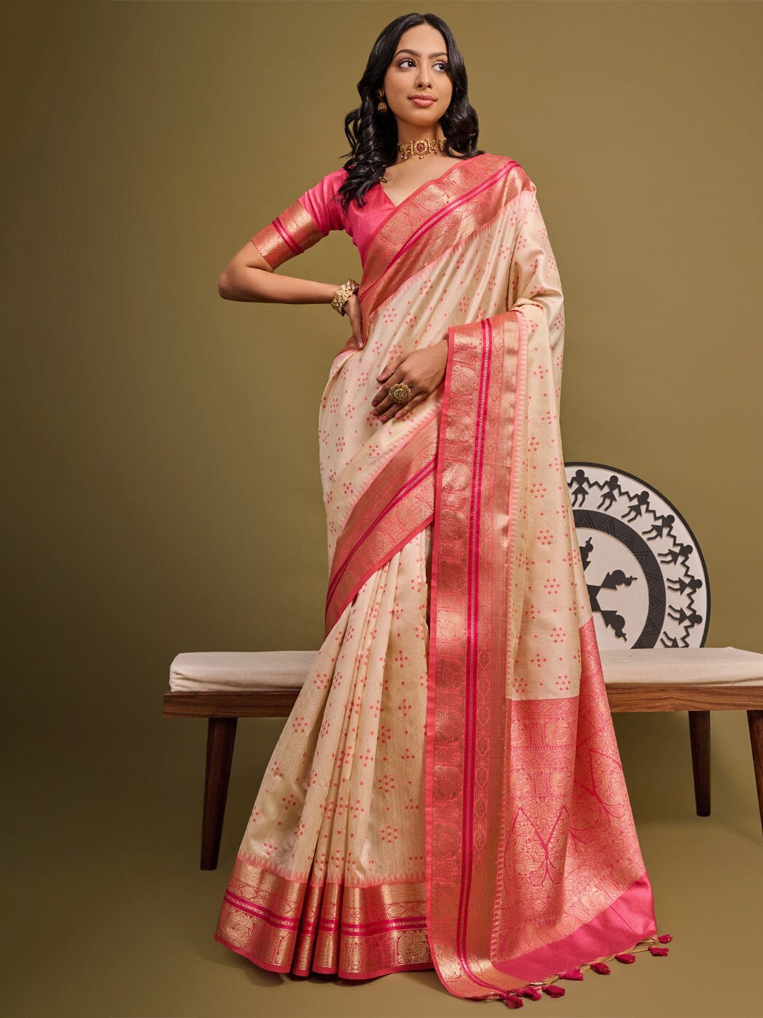 

MySilkLove Floral Zari Banarasi Saree, Cream