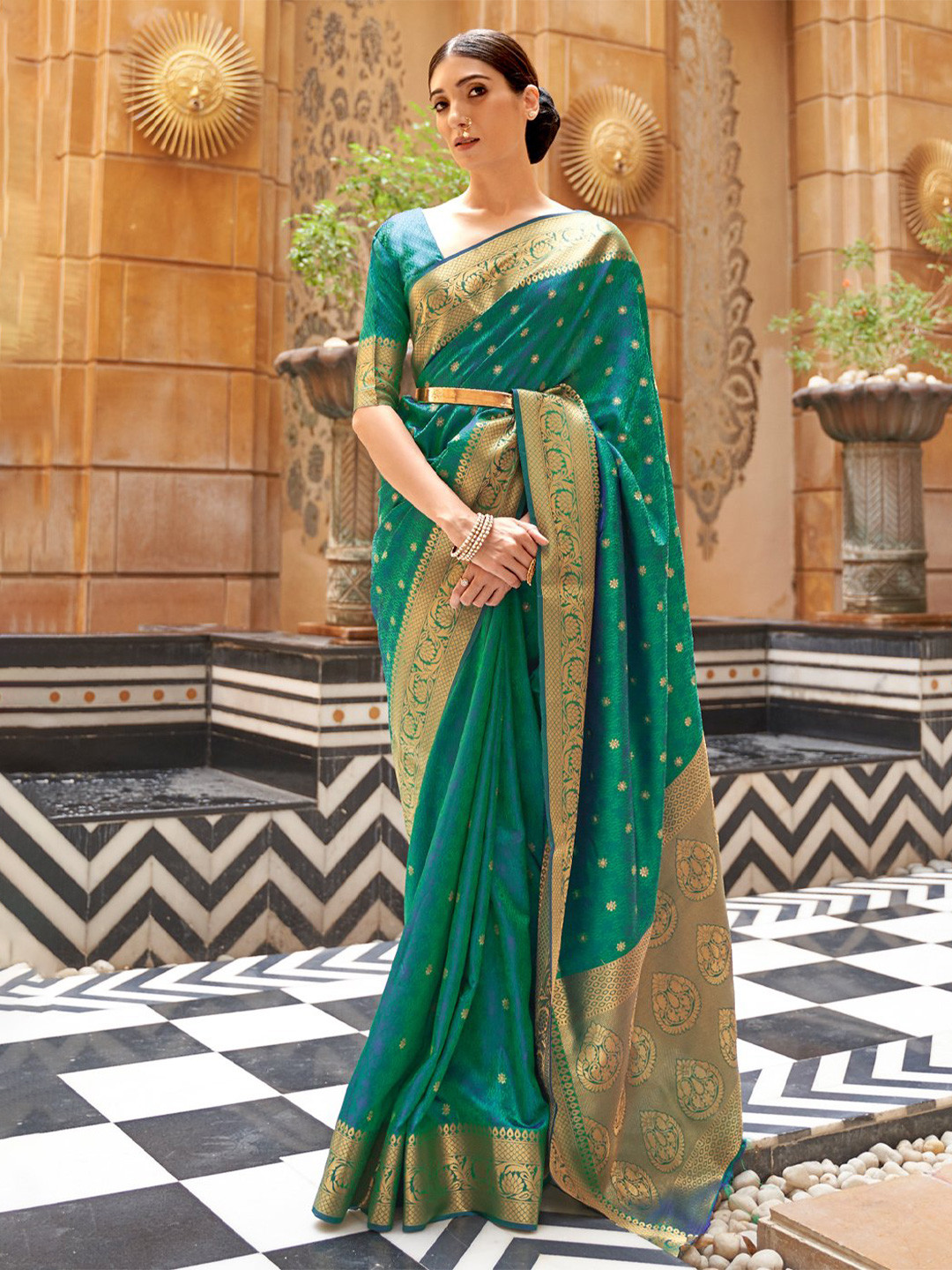 

MySilkLove Woven Design Zari Kanjeevaram Saree, Green