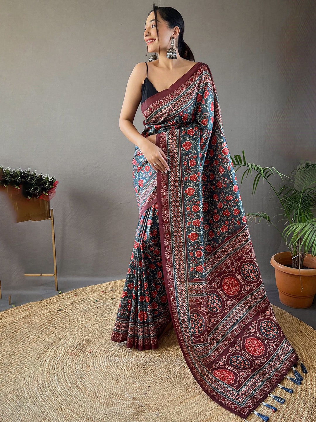 

MySilkLove Ajrak Printed Saree, Blue