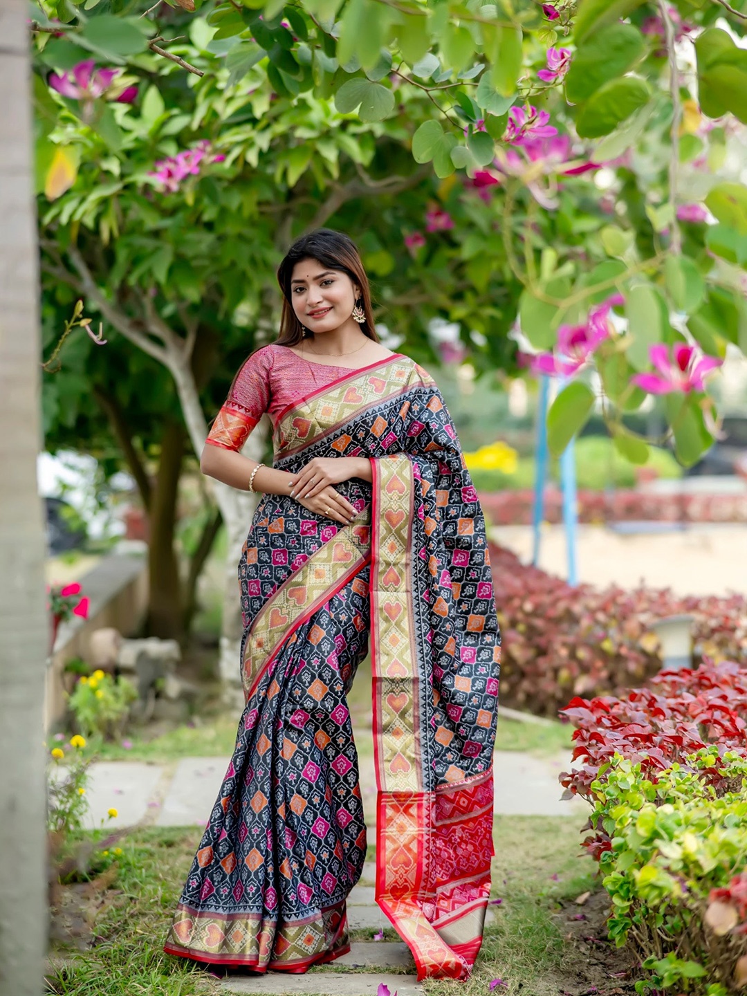 

MySilkLove Woven Design Zari Patola Saree, Black