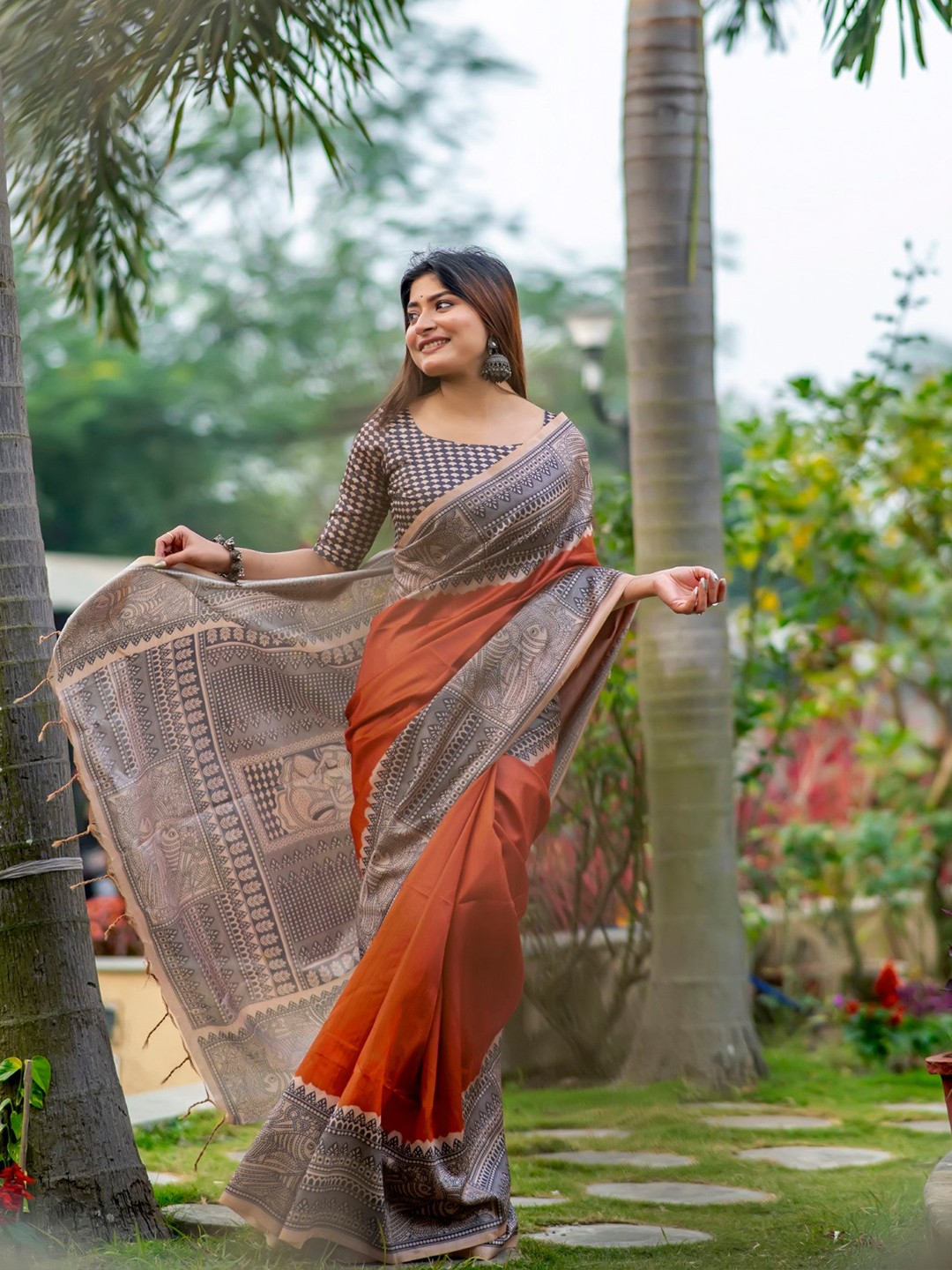 

MySilkLove Printed Saree, Orange