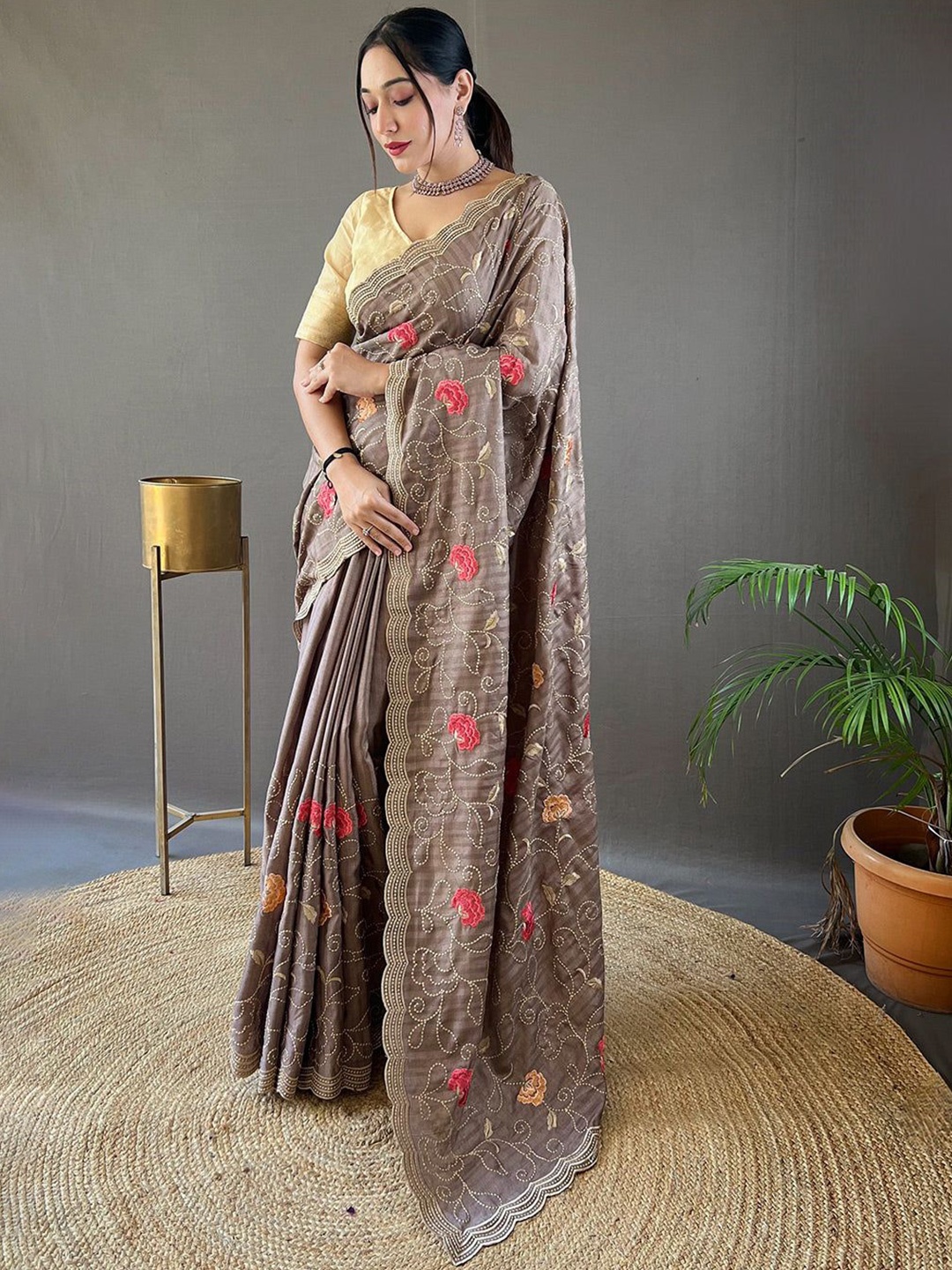 

MySilkLove Ethnic Motifs Embroidered Saree, Brown