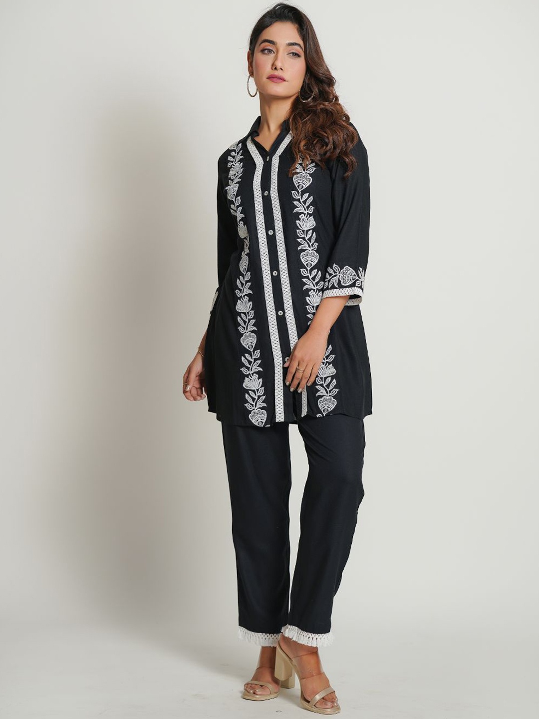 

Zolo Label Floral Embroidered Shirt Collar Tunic With Trouser, Navy blue