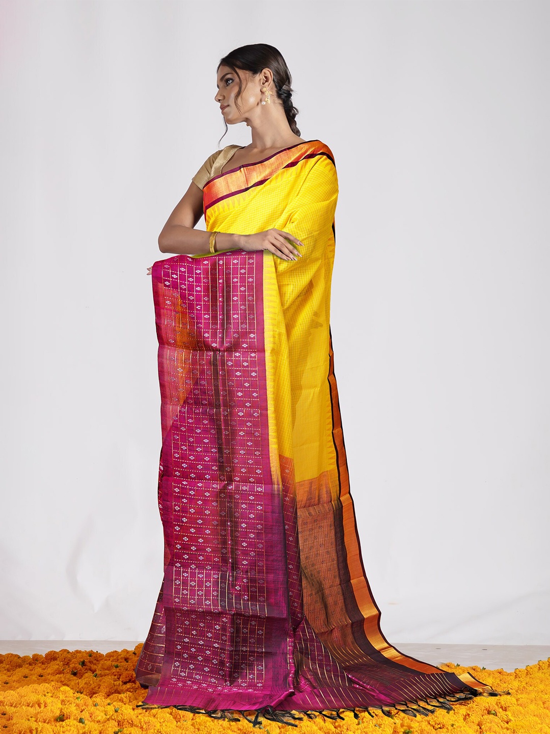 

Unnati Silks Woven Design Zari Pure Silk Handloom Saree, Yellow