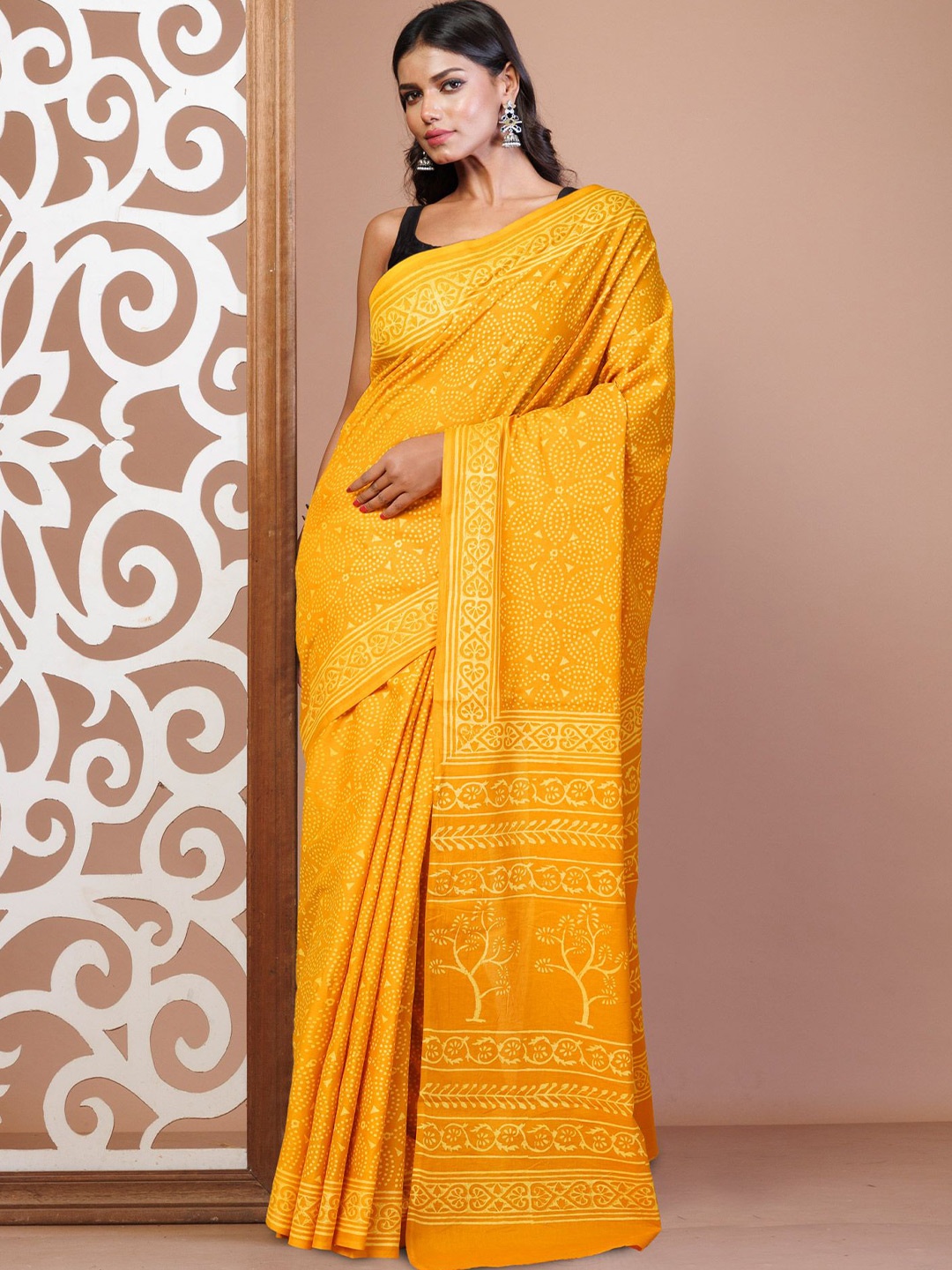 

Unnati Silks Bandhani Pure Cotton Handloom Block Print Saree, Yellow