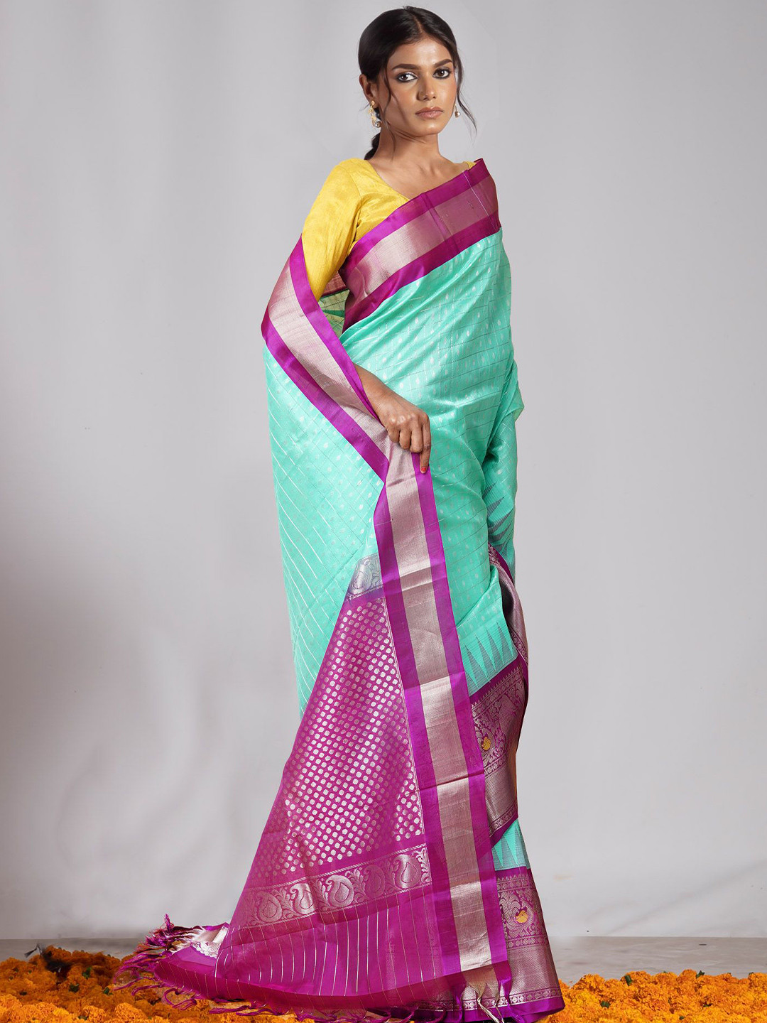 

Unnati Silks Woven Design Zari Pure Silk Handloom Saree, Green