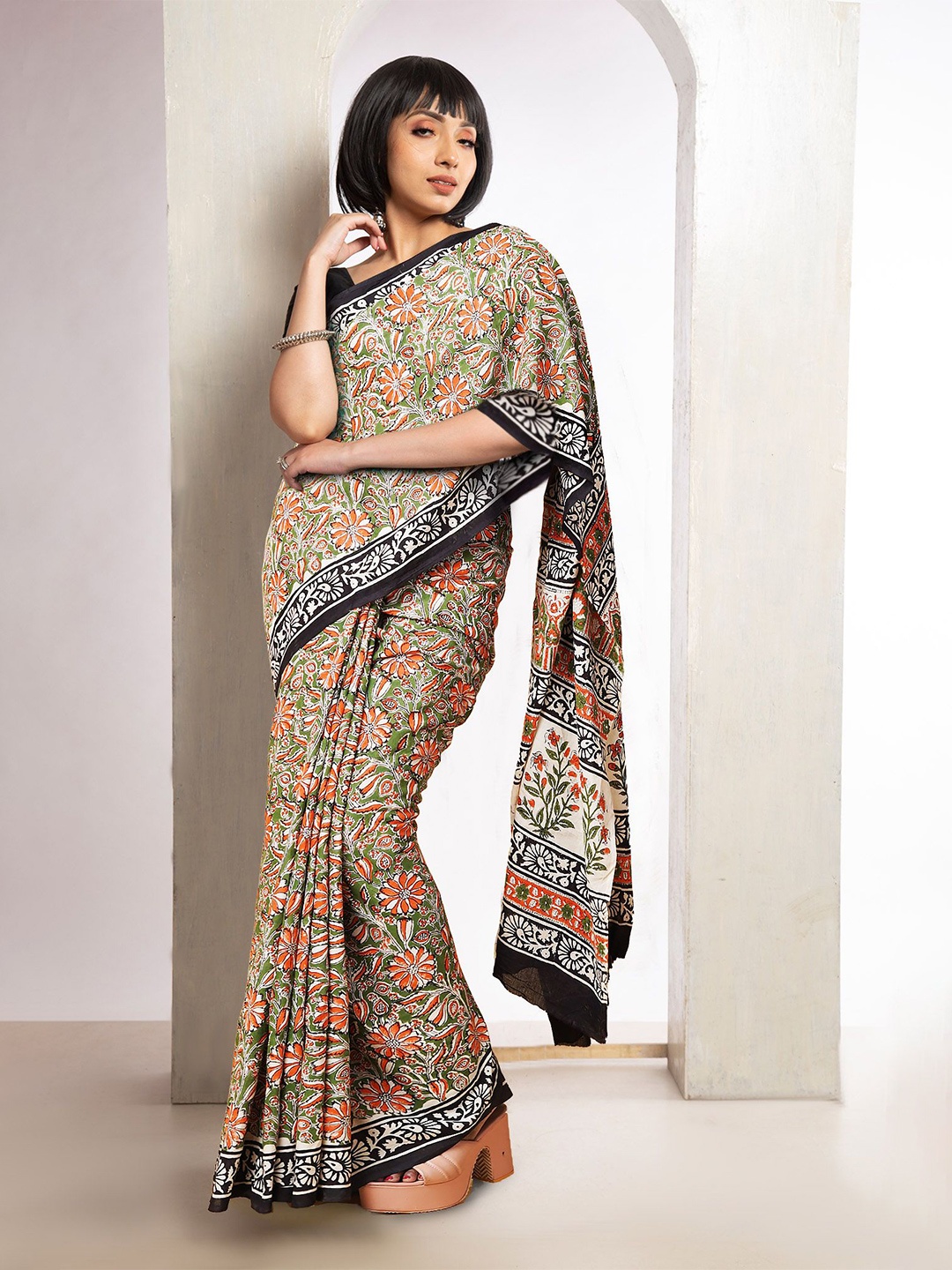 

Unnati Silks Ethnic Motifs Pure Cotton Handloom Bagru Saree, Green