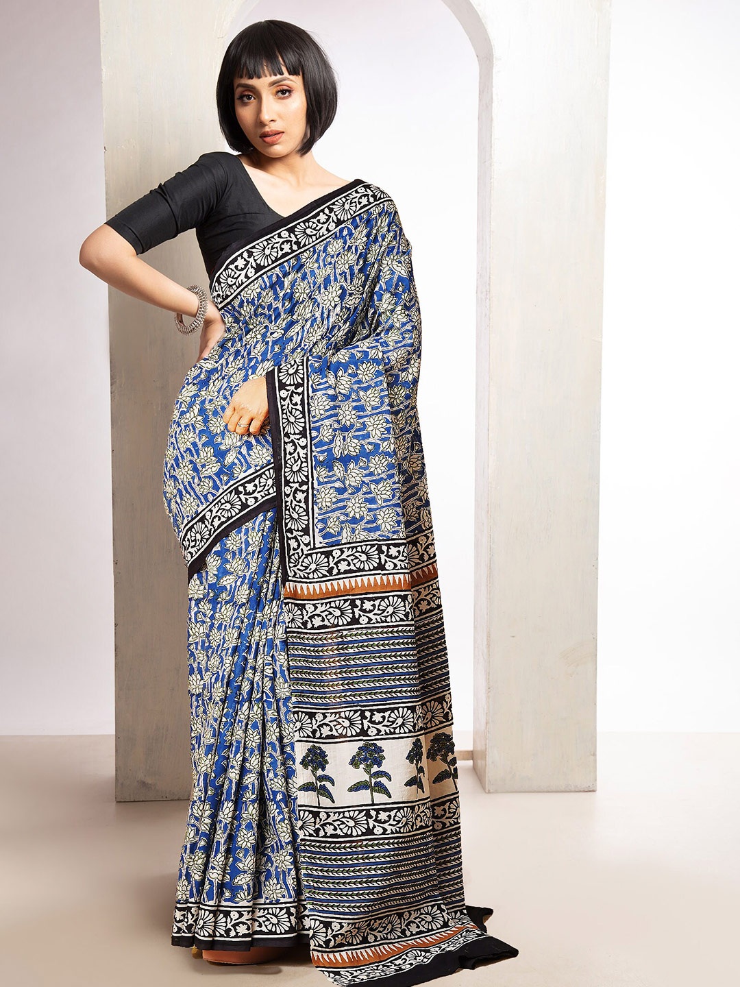 

Unnati Silks Ethnic Motifs Pure Cotton Handloom Bagru Saree, Blue