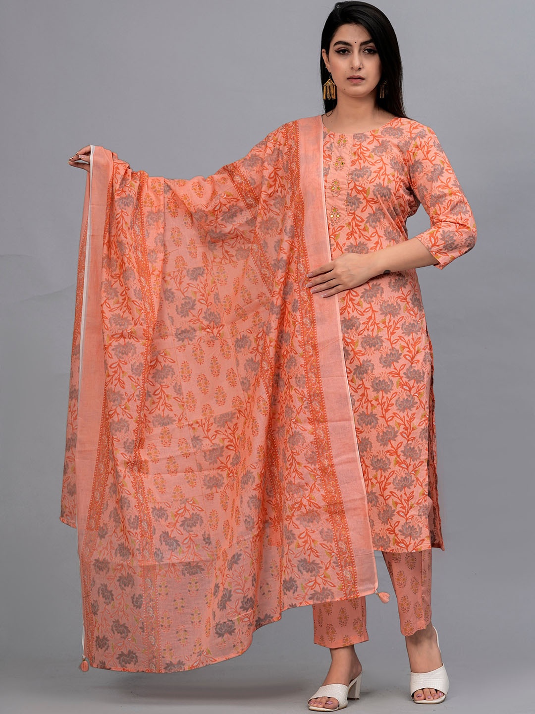 

FrionKandy Floral Printed Regular Pure Cotton Kurta with Trousers & Dupatta, Peach