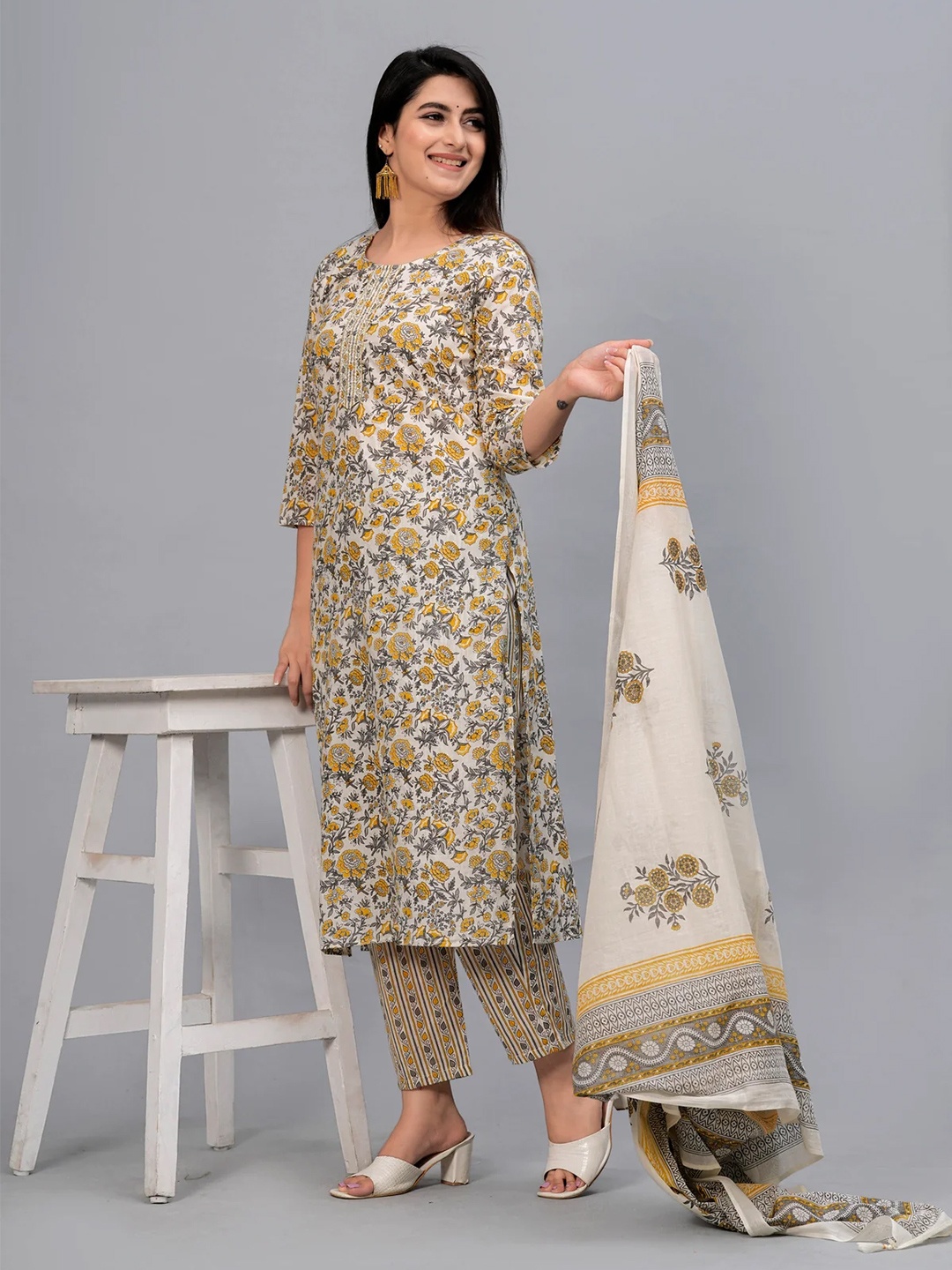 

FrionKandy Floral Printed Regular Pure Cotton Kurta with Trousers & Dupatta, Yellow