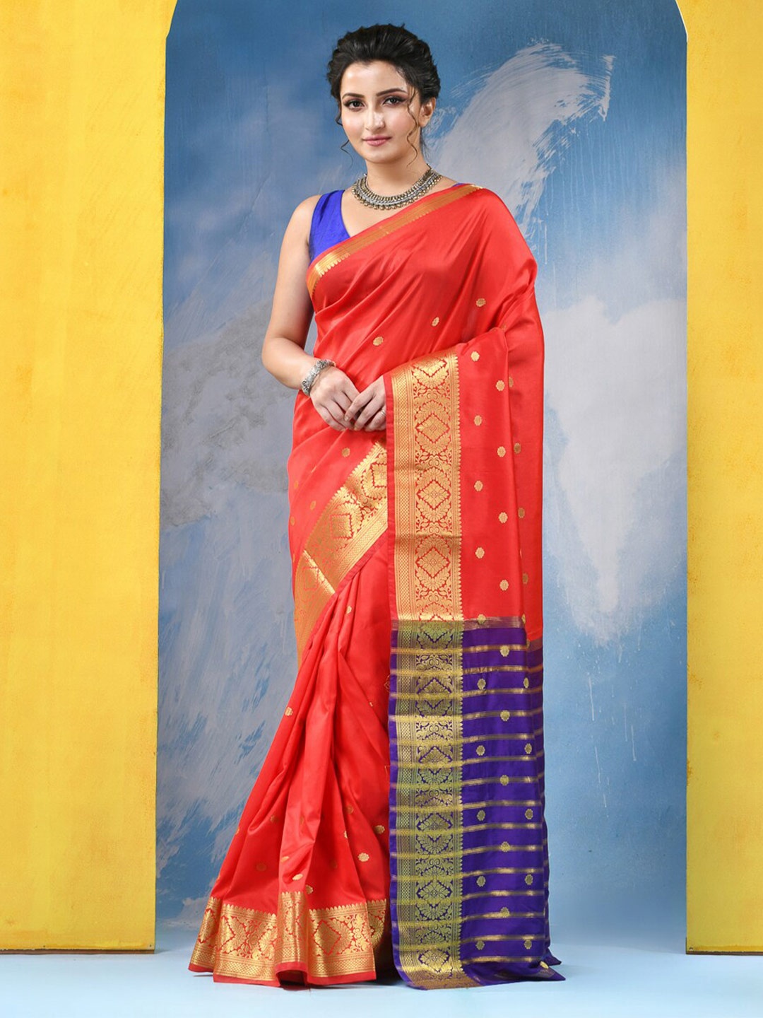 

DESH BIDESH Woven Design Zari Kanjeevaram Saree, Red