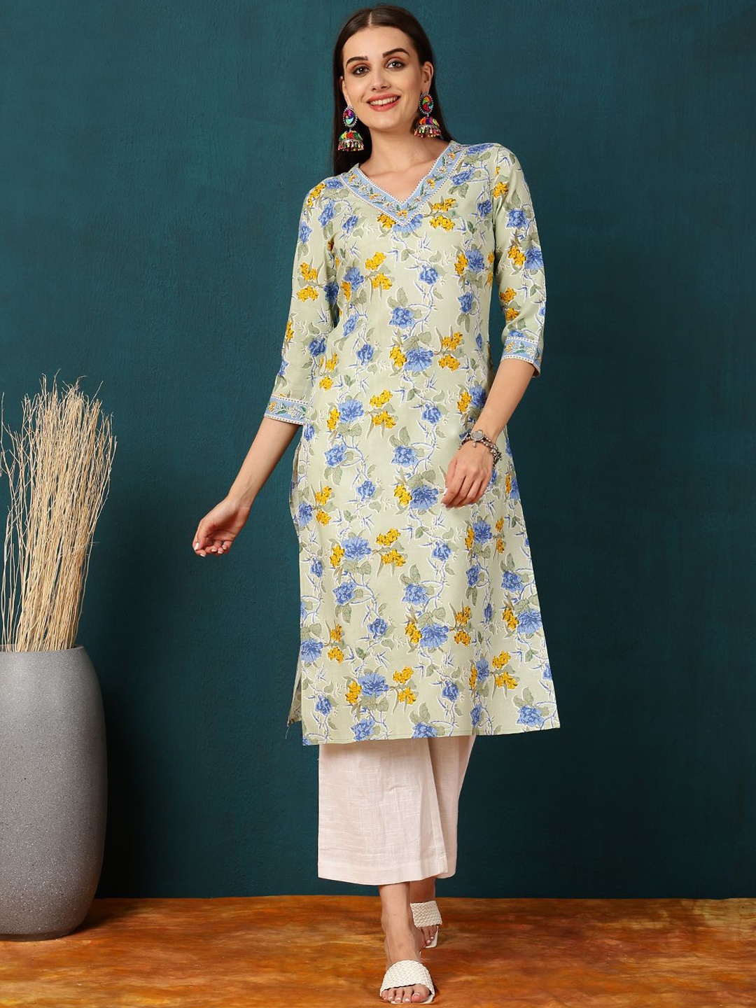 GULMOHAR JAIPUR Floral Printed V-Neck Straight Kurta, Blue