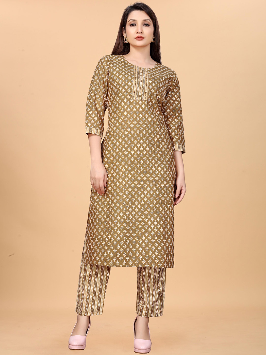 

Fashion FRICKS Floral Printed Straight Kurta With Trousers, Cream