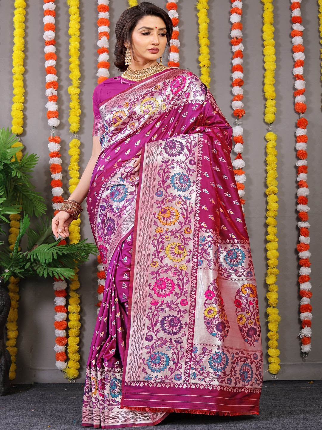 

SGF11 Ethnic Motifs Zari Kanjeevaram Saree, Magenta