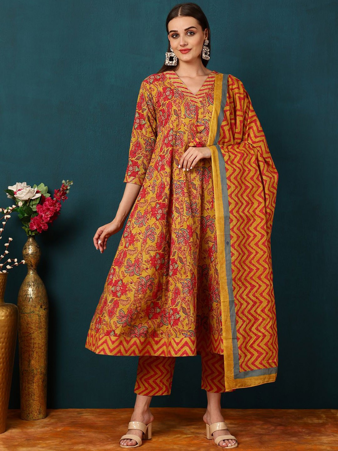 

GULMOHAR JAIPUR Ethnic Motifs Printed V-Neck Pure Cotton Kurta with Trousers & Dupatta, Red