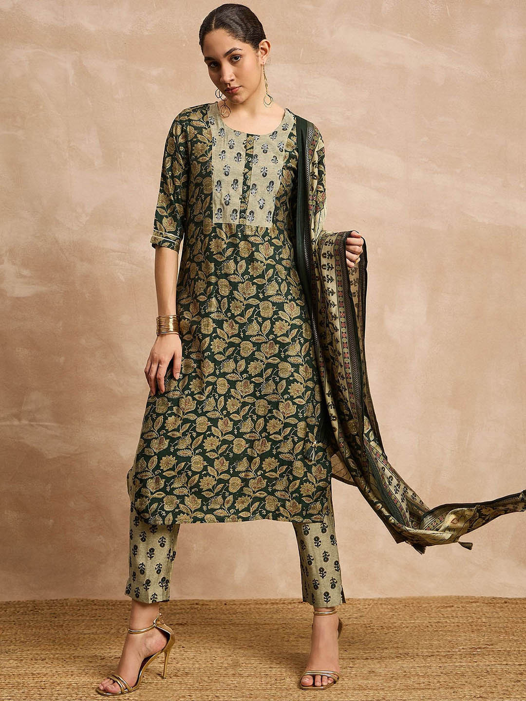 

all about you Ethnic Motifs Embroidered Thread Work Straight Kurta & Trousers & Dupatta, Green