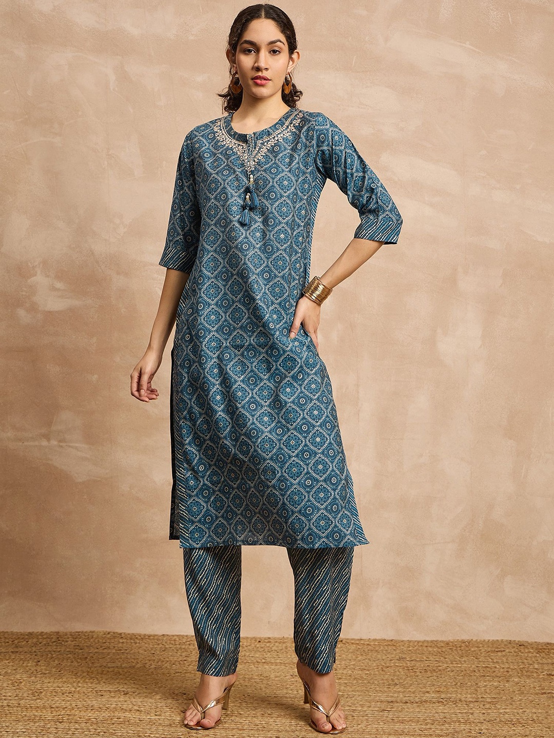 

all about you Ethnic Motifs Embroidered Zari Straight Kurta with Trousers, Blue