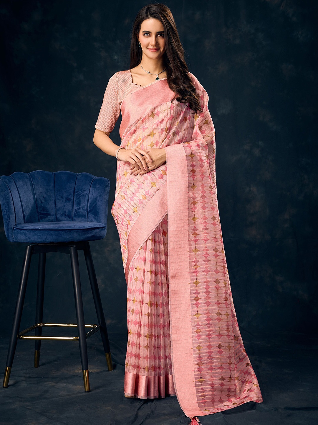 

Mitera Ethnic Motifs Organza Saree, Peach