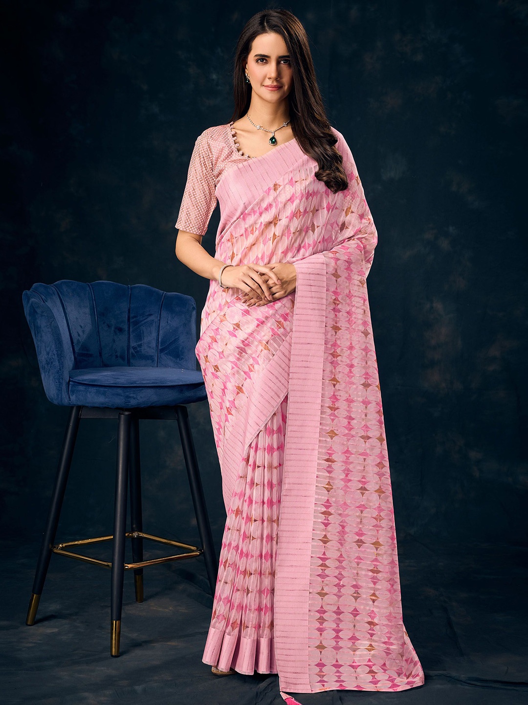 

Mitera Floral Printed Organza Saree, Pink