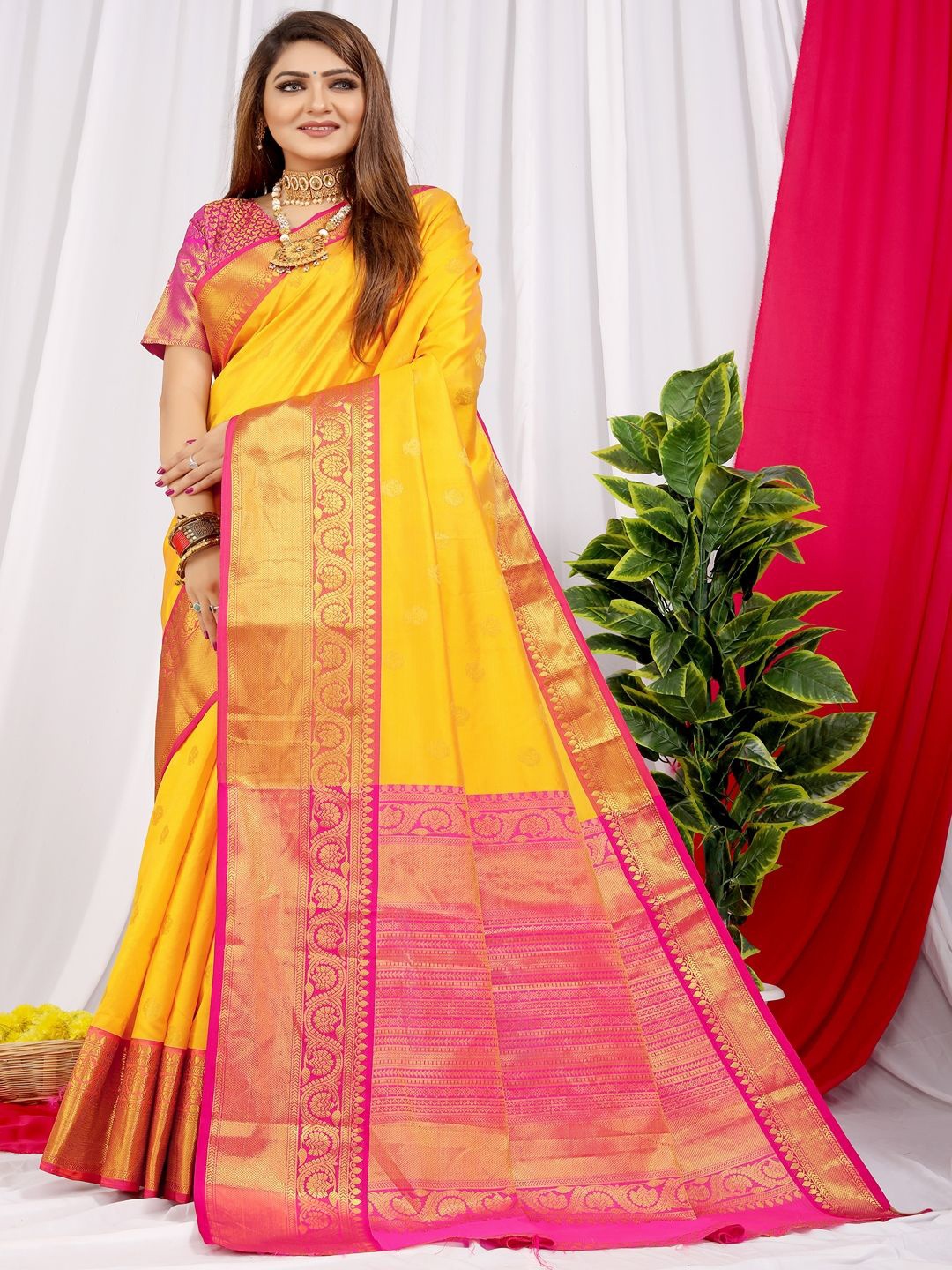 

SGF11 Ethnic Motifs Zari Kanjeevaram Saree, Yellow