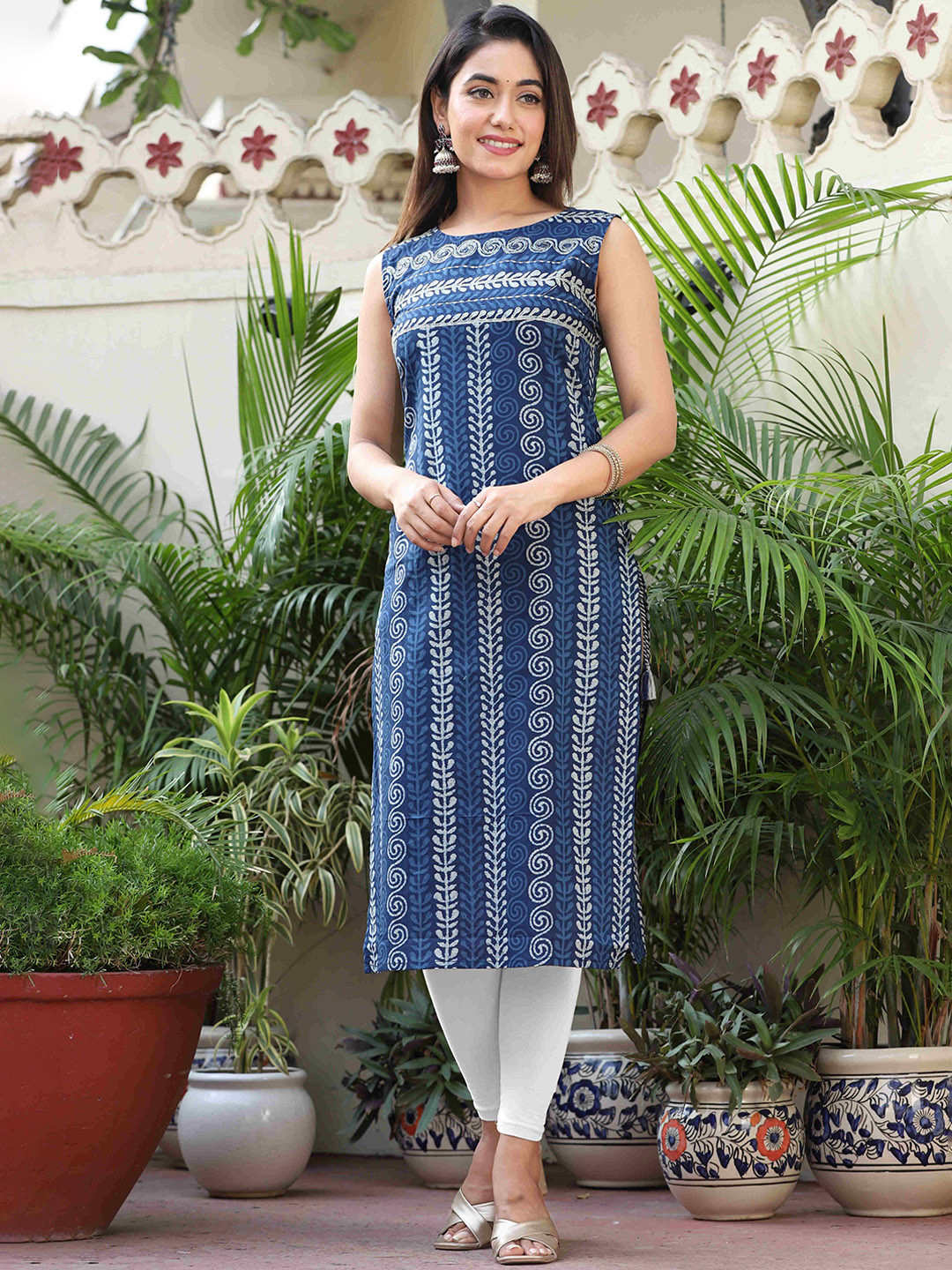 

DARVIKAA COLLECTION Floral Printed Panelled Anarkali Kurta, Blue