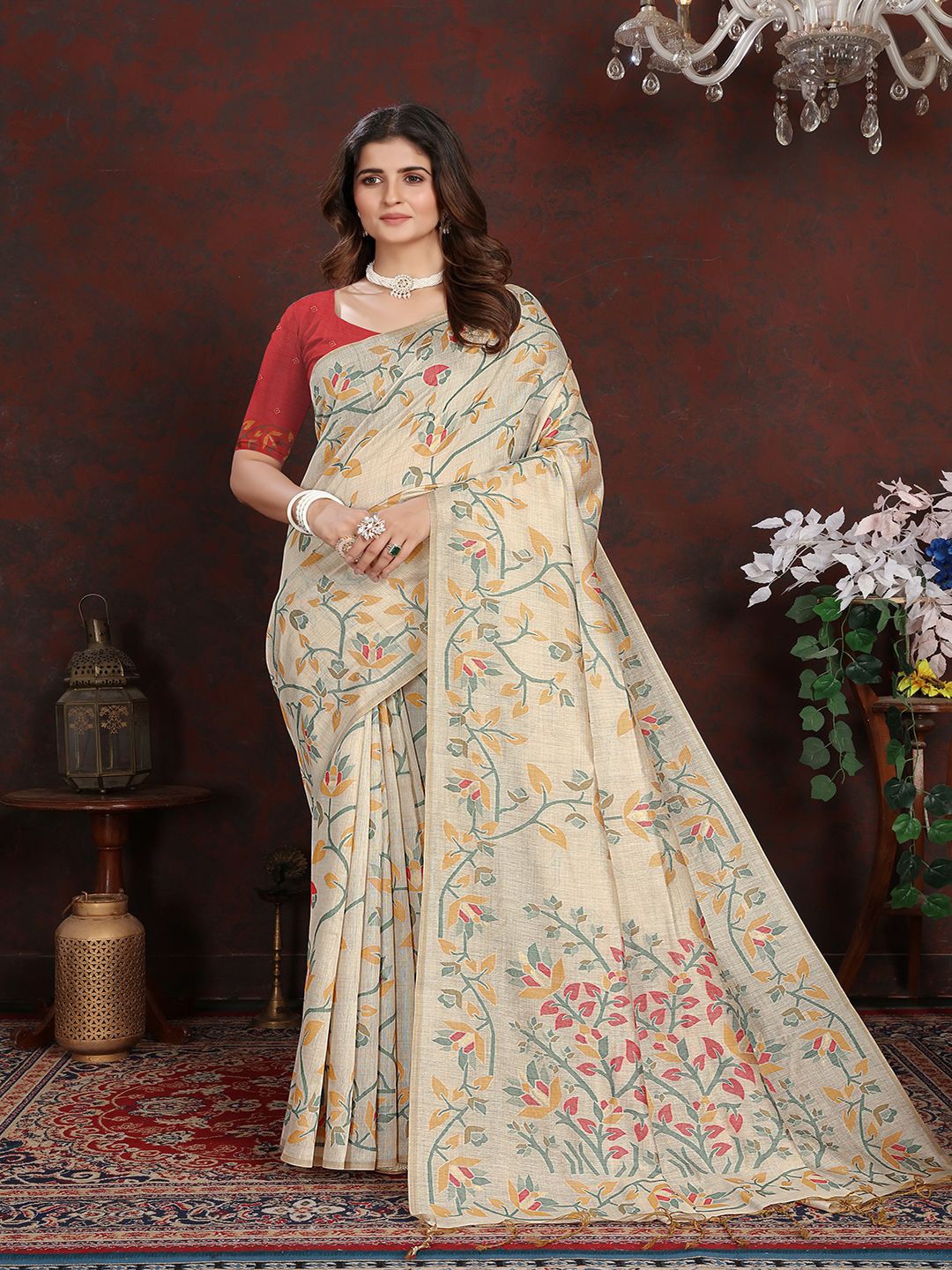 

Pionex Floral Printed Patola Saree, Red