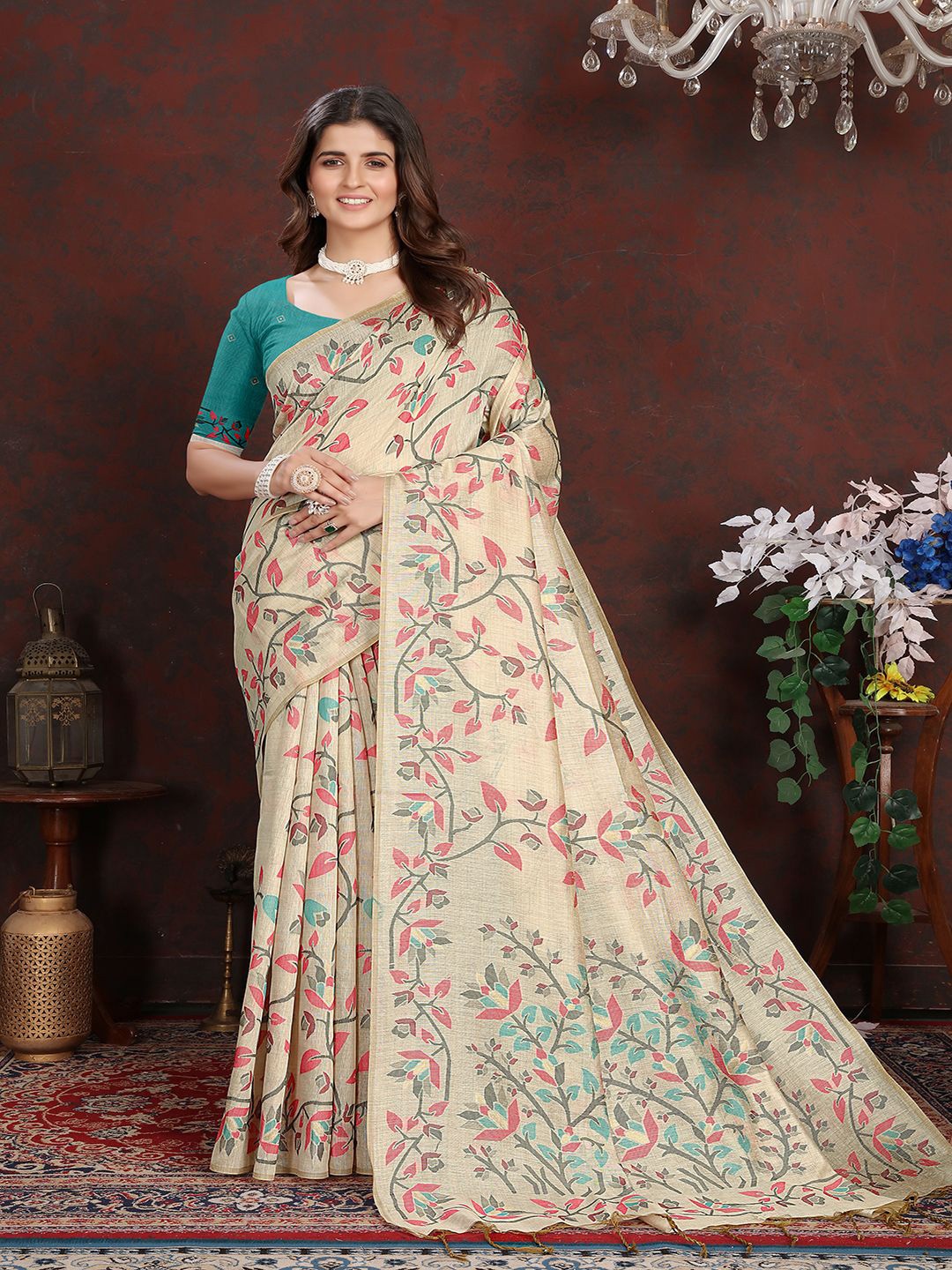 

Pionex Floral Saree, Cream