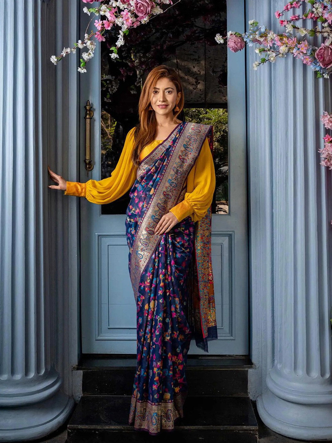 

Pionex Woven Design Zari Banarasi Saree, Navy blue
