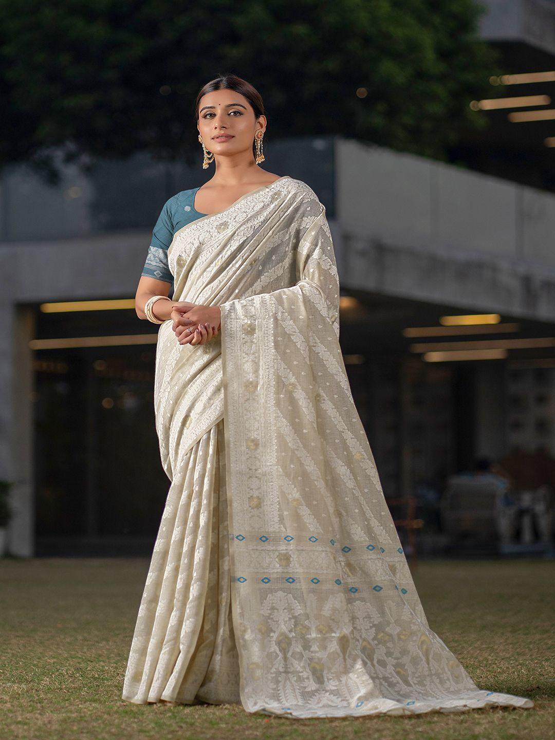 

Pionex Woven Design Jamdani Saree, White