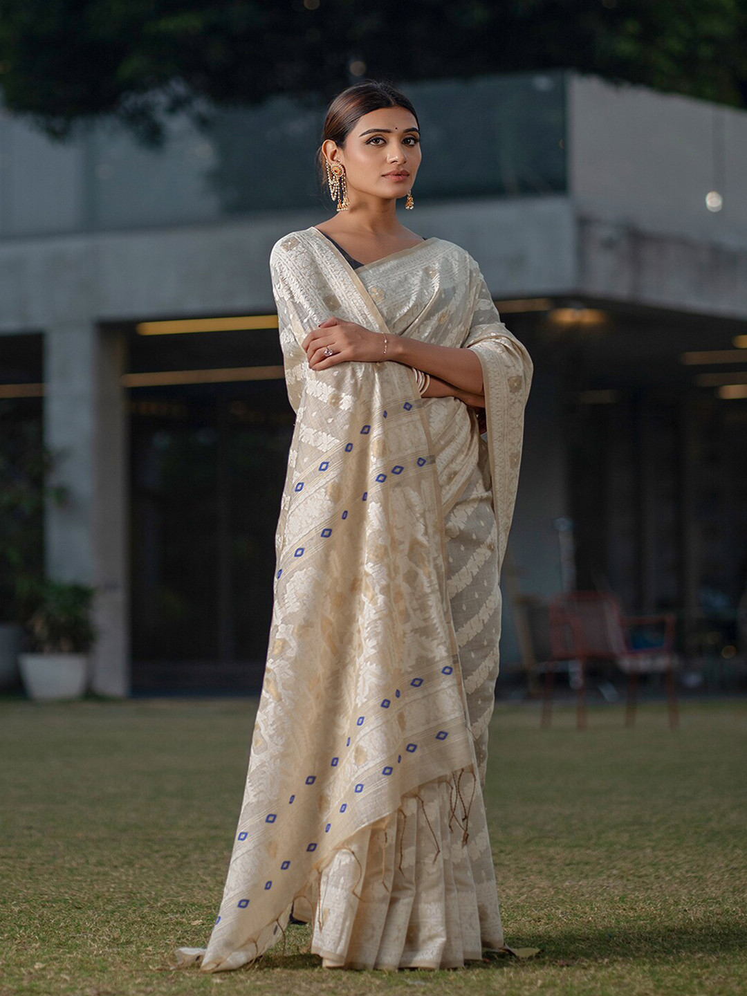 

Pionex Leheriya Print Woven Design Jamdani Saree, White