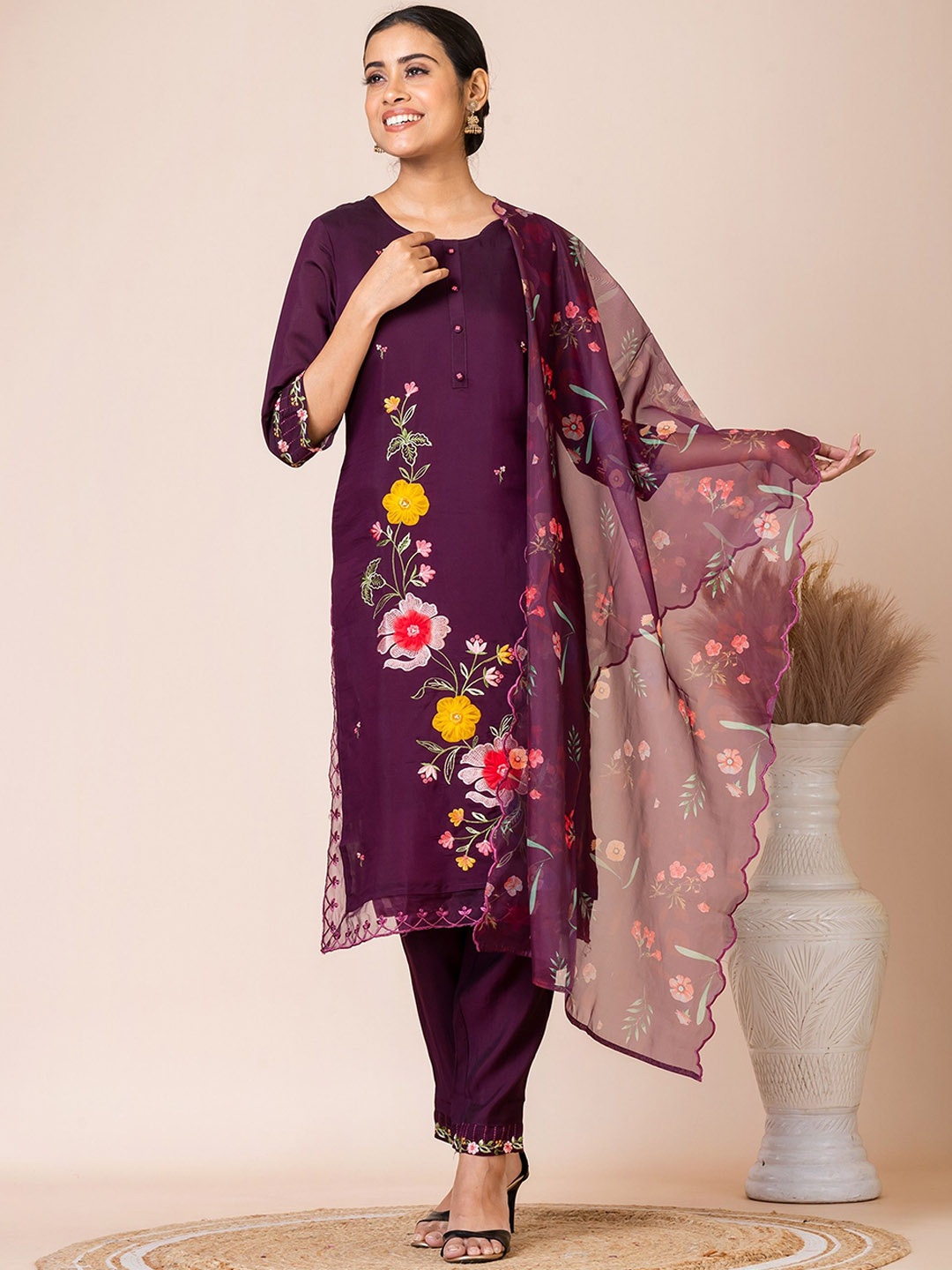 

SARSO Floral Embroidered Regular Kurta with Trousers & Dupatta, Purple
