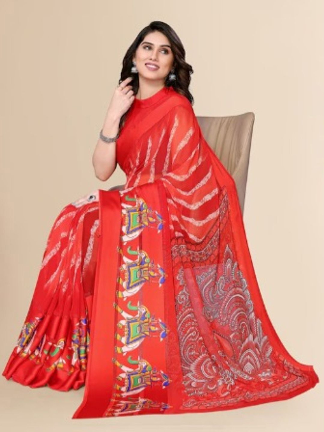 

Rujave Ethnic Motifs Satin Saree, Red